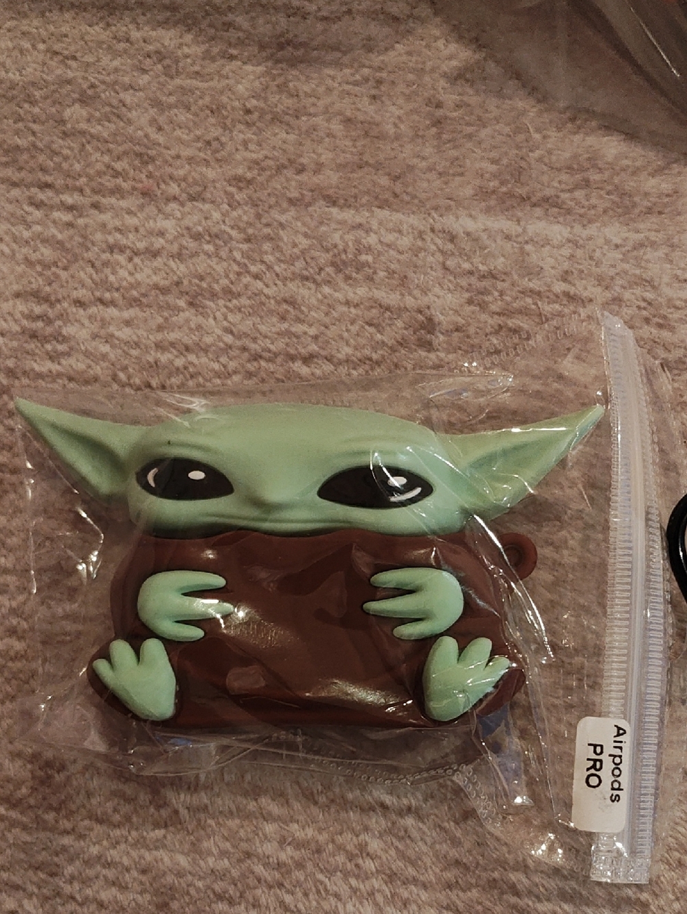 Baby Yoda AirPods Pro Case | Grogu Silicone Cover | Cute Star Wars Keychain Hold